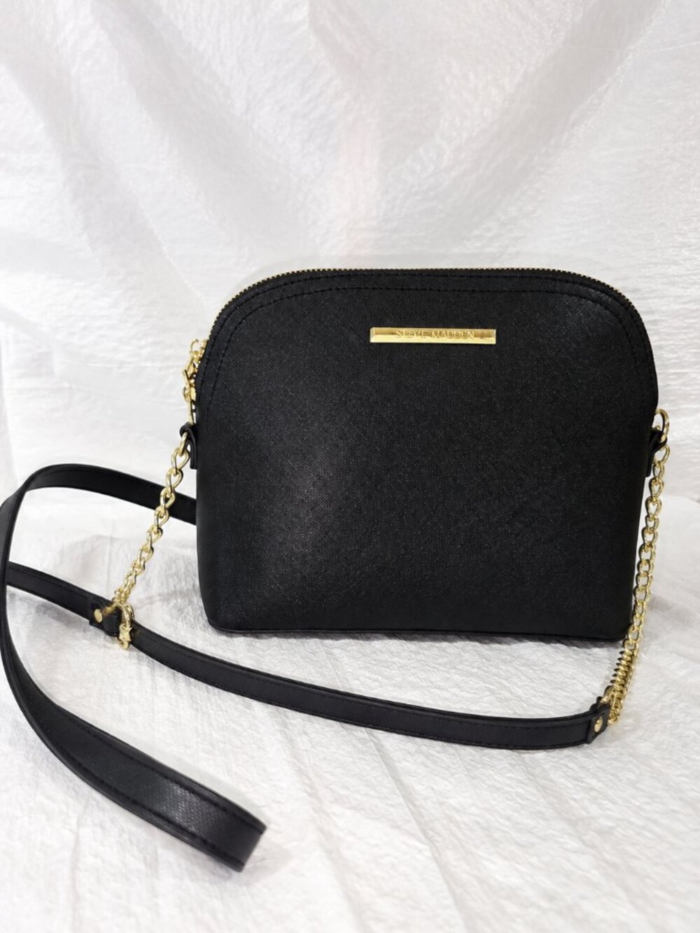Steve Madden Black Saffiano Crossbody Bag Gold Chain Adjustable Strap